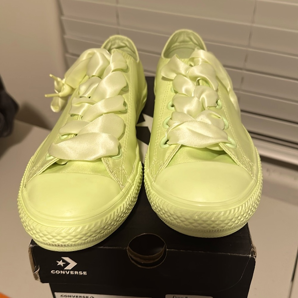 Converse junior size 5 1/2